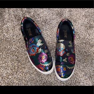 Patterned slip ons